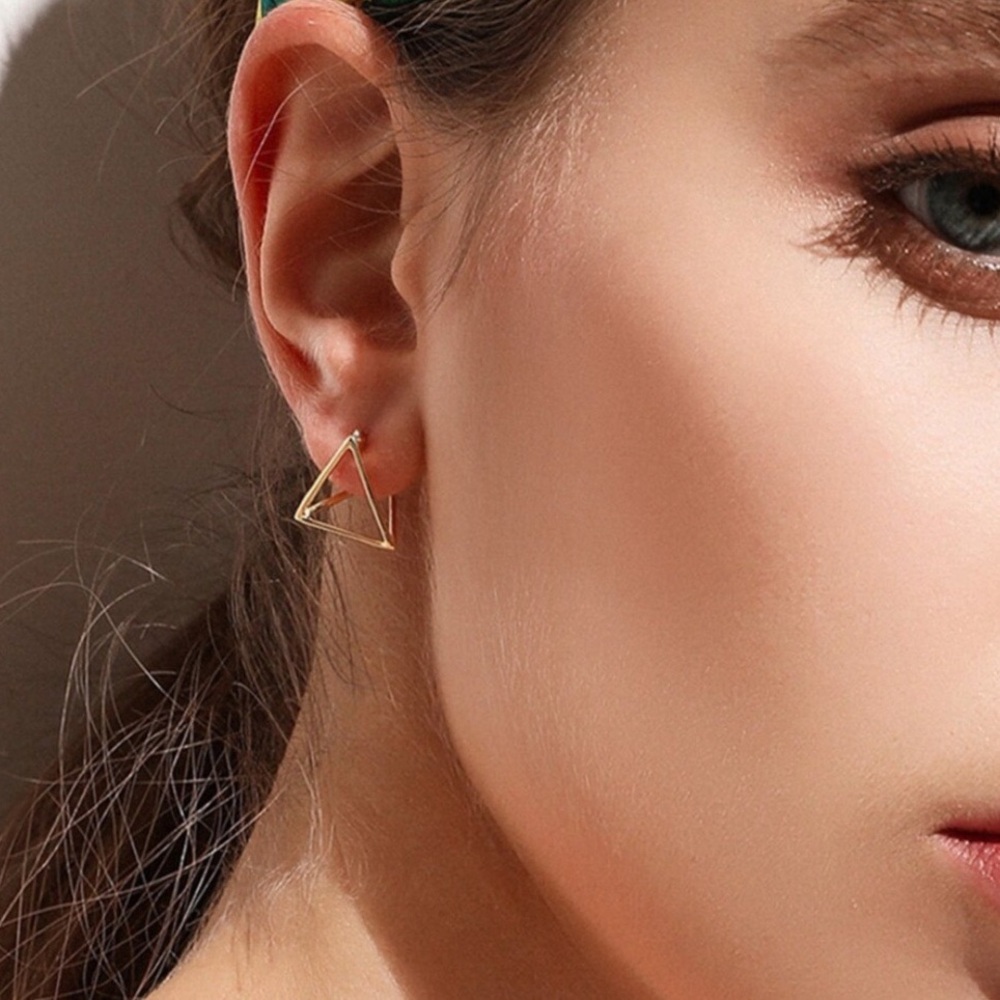 2/$20! Gold 3D Triangle Clasp Closure Earrings - Picture 3 of 8
